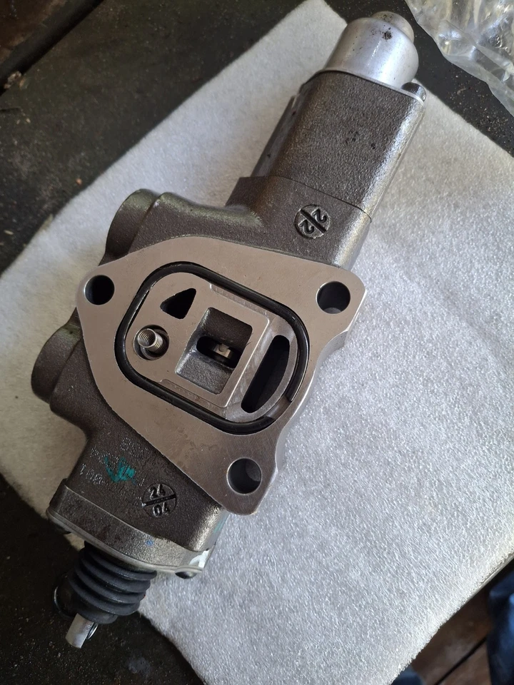 SJ33026 JOHN DEERE OEM BRAND NEW  SCV VALVE. - Image 2 of 4