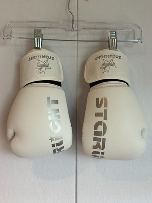Starlight youth boxing gloves white 10oz Great Condition used once