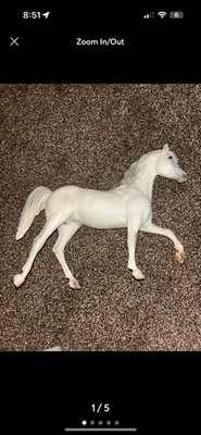 Breyer Black Stallion # 983 Equus Arabian Racehorse Chalky Alabaster 1997 1998