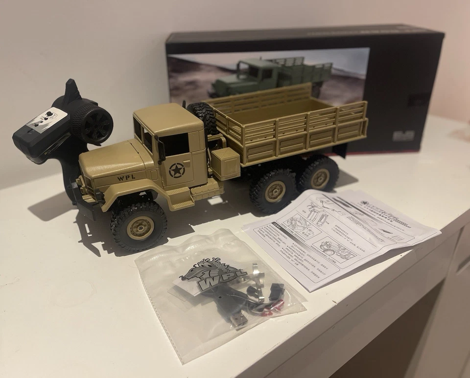 WPL B16 1/16 Scale RC Truck 6WD–7.4V Li-Ion, Proportional Steering & Throttle RT - Image 3 of 4