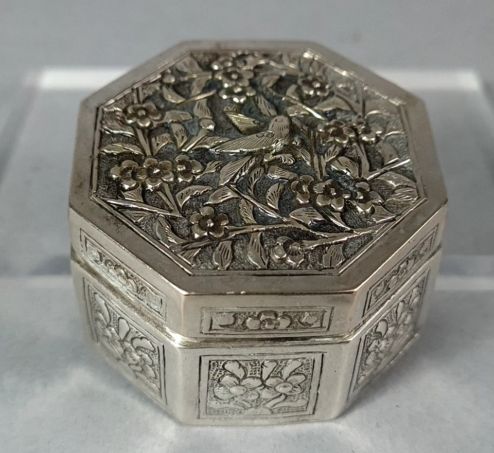 Chine ancienne boite argent, décor volati et floral.  54 gr C782 - Photo 3/4