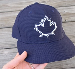blue jays maple leaf hat