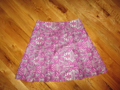 Falda plisada floral 100 % seda púrpura y gris Banana Republic para dama talla 4 - Imagen 3 de 6