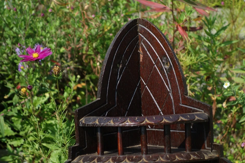 Gabinete de esquina de guerrero/caballero de roble tallado gótico inglés del siglo XIX Foto 2 de 4