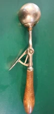 Vintage Antique Ice Cream Scoop Gilchrist's No 31 - 2" diameter scoop