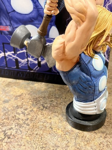 Ultimate Thor Mini Bust - Diamond Select 2003 - 1521/4000 Leggi - Foto 4 di 15