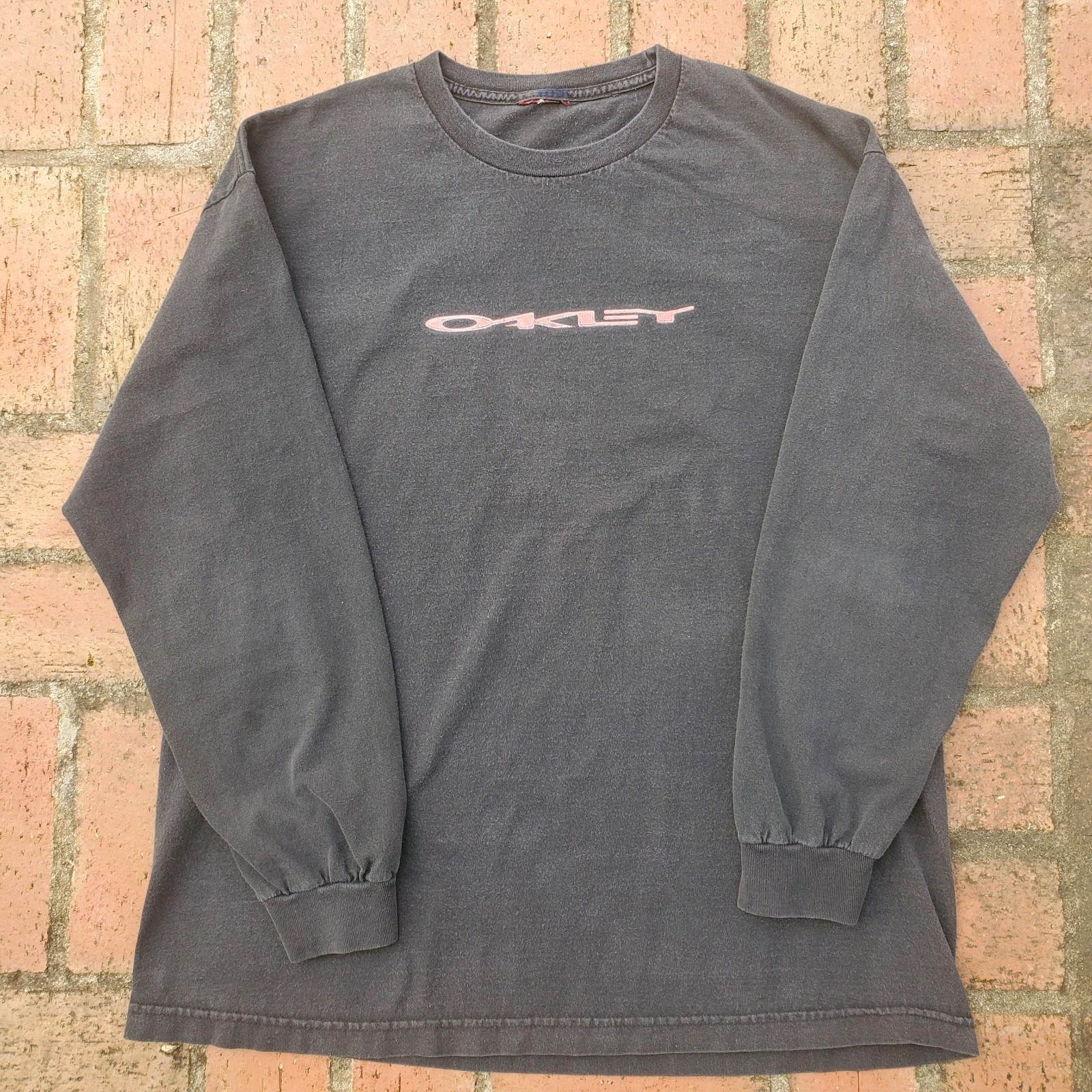 Vintage 90s OAKLEY Big Red Logo Long Sleeve T Shirt Black Y2K USA Men's Size L
