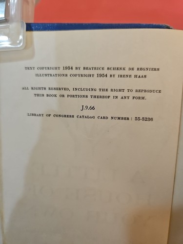 A LITTLE HOUSE OF YOUR OWN 1954 First Edition By Beatrice Schenk de Regniers, HC - Picture 2 of 11