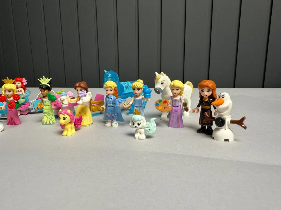 LEGO Disney Princess 9 Minifigures Pets & Accessories Belle Ariel Mulan Tiana - Image 2 of 4