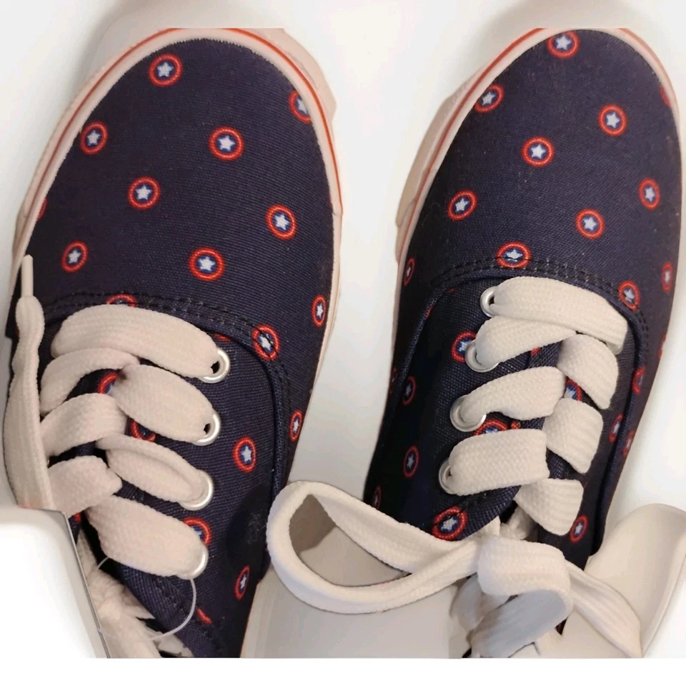Zapatos de lona unisex Marvel Captain American de caña baja azul marino. Talla 6 Foto 3 de 4