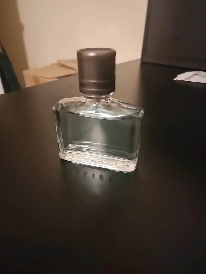 Hollister Coastline Eau de Cologne Fragancia Spray 1.7 fl oz (50 ml) Foto 3 de 4