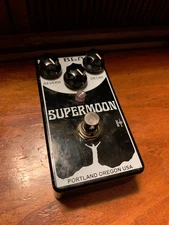 Mr. Black Supermoon Reverb Effects Pedal Modulated Made in USA