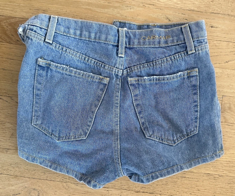 Pantalones cortos de mezclilla Carmar talla 26 Foto 2 de 4