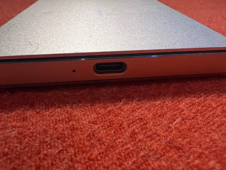 SEAGATE LACIE PORSCHE SLIM DESIGN 2TB HARD DRIVE LRD0PS2 USB-C - Image 2 of 4