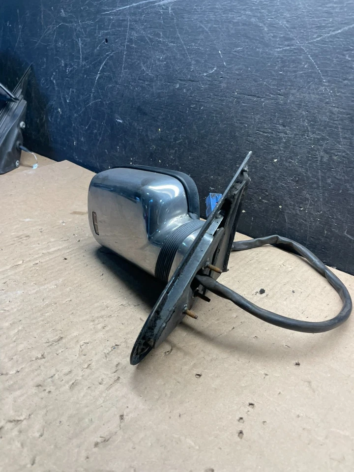 Espelho elétrico 1984 a 1992 Lincoln Mark VIII visão direita da porta do passageiro S5079 DG - Imagem 2 de 4