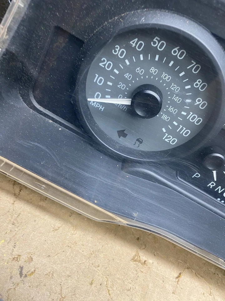 Velocímetro Mercury Marquis 2009 a 2010 calibre de racimo OEM U5546 DG Foto 2 de 4