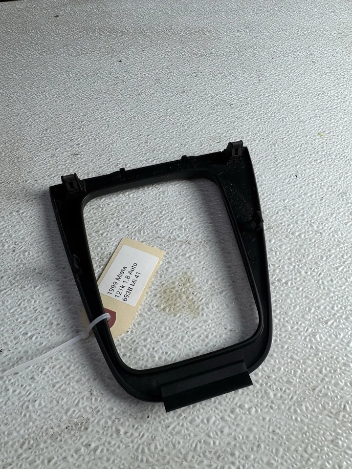 Оригинальная центральная консоль Mazda Miata NB 1999-2005 годов выпуска отделка багажника ободок черное дерево - Изображение 3 из 4