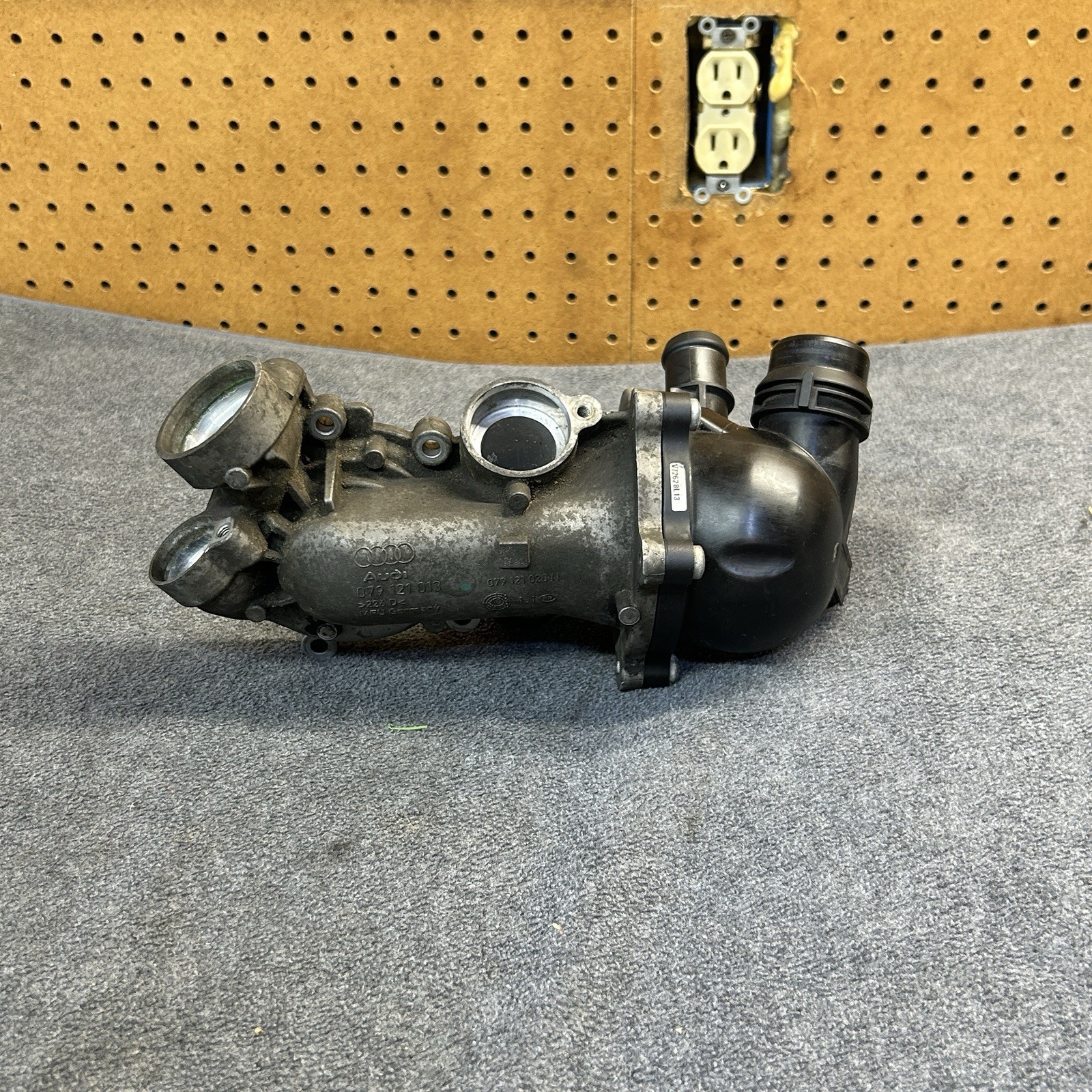 2013-2018 Audi RS7 S6 S7 S8 4.0L Thermostat & Water Pump Housing OEM