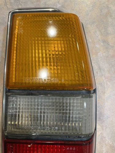 1984-1991 Toyota Cressida WAGON Tail Light Right OEM IKI MX72 & X70 series - Picture 4 of 8
