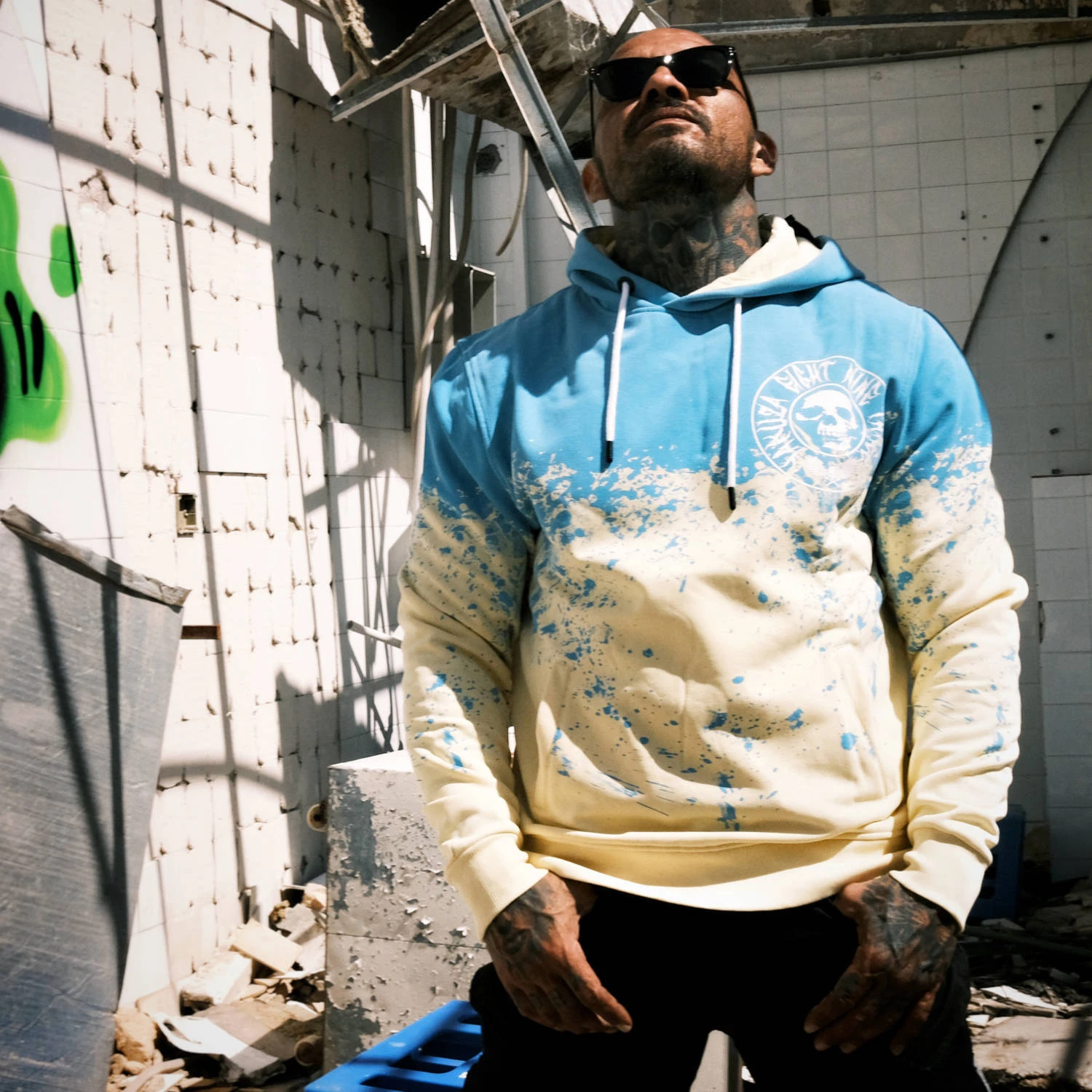 SACAI Nuova Felpa con Cappuccio Yakuza Uomo Splash Allover Pale Banana