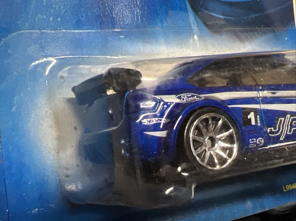 Ford Focus 2008 Hot Wheels nuevos modelos 08 - nuevo en tarjeta Foto 3 de 4