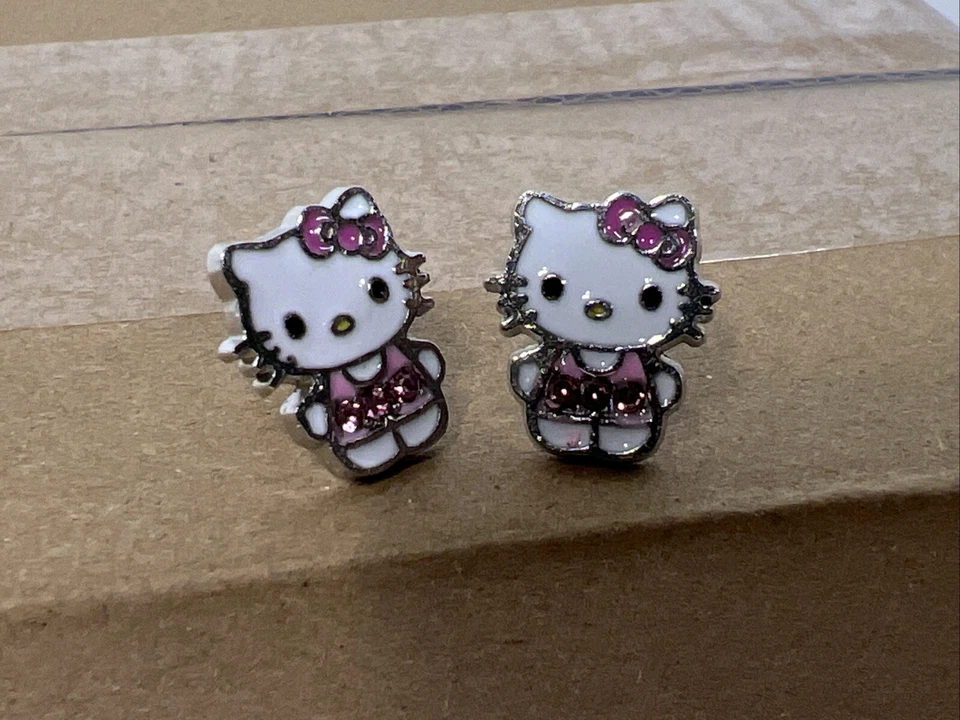 Pendientes Hello Kitty Cristal Esmalte Nuevos Foto 2 de 4