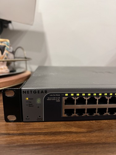 NetGear GS752TXS 52Port Gigabit Ethernet Stackable Smart Switch 4SFP+ 10G #L437 - Picture 2 of 5