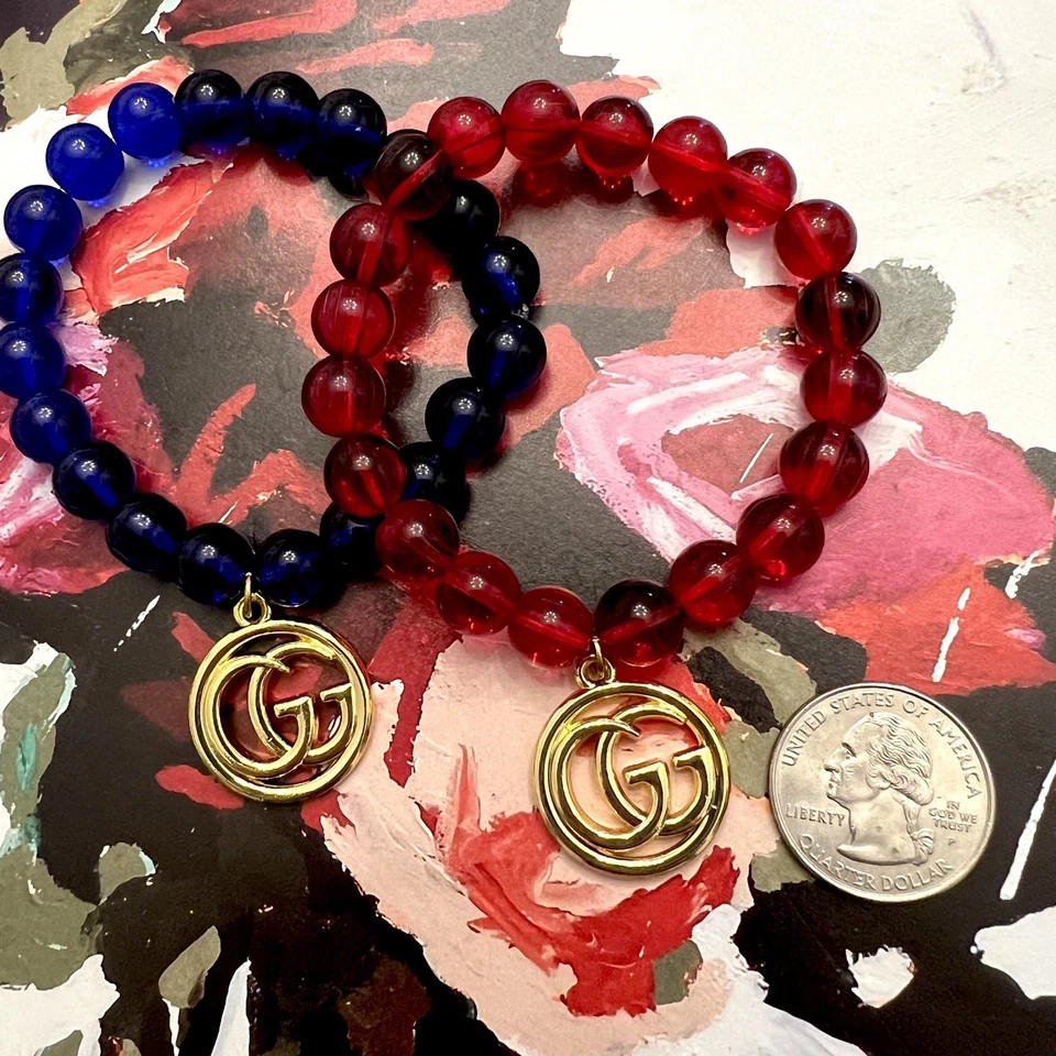 Lot Of (2) Glass Beads Red And Blue Stretch GG Bracelets - Image 2 of 4