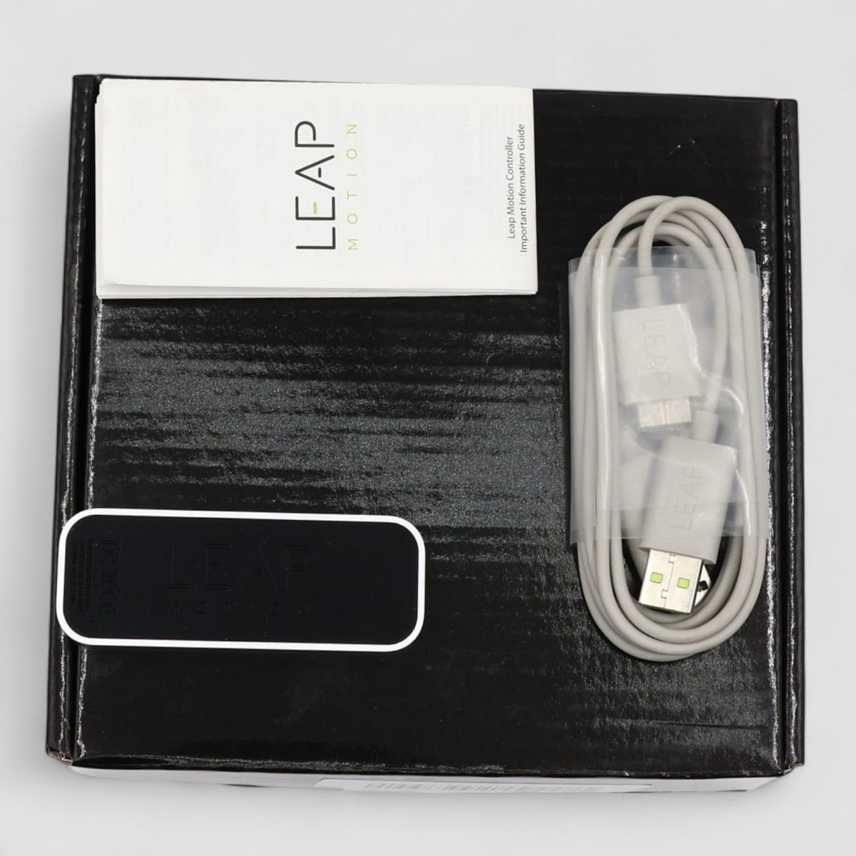 LEAP MOTION Leap Motion Controller シルバー Amazon.com: Leap Motion Controller, Gesture Motion Control