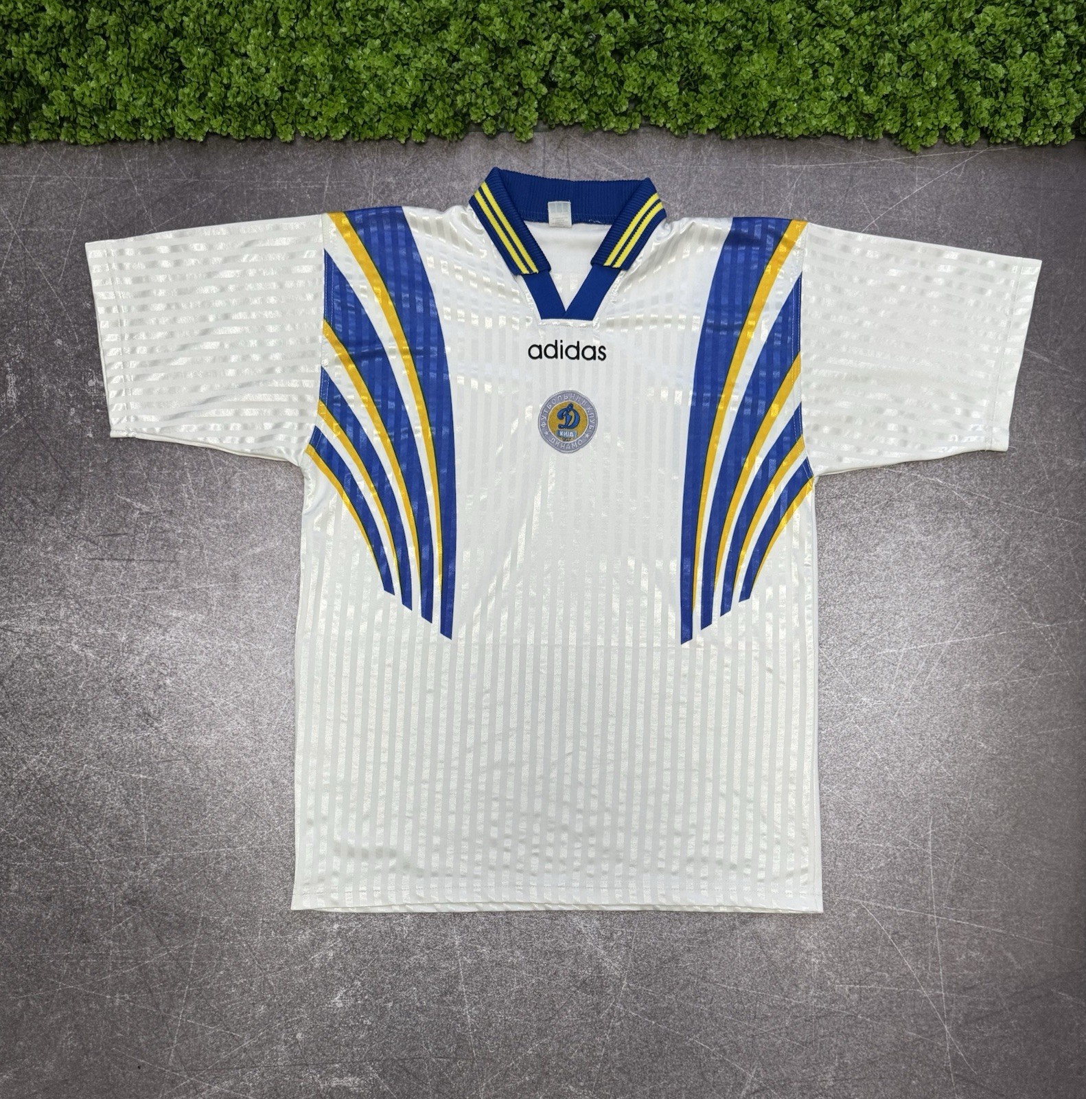 Vintage 90s FC Dynamo Kyiv away football shirt jersey Adidas
