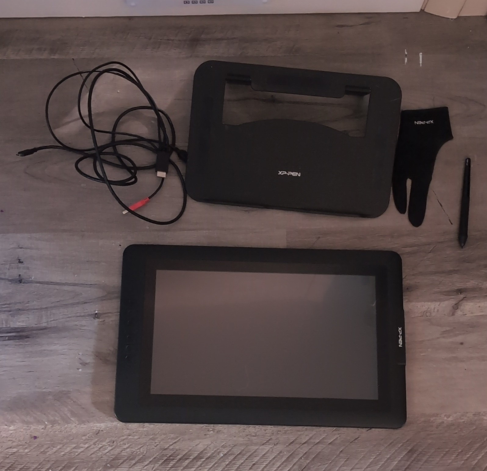 XP-Pen Artist 15.6 Graphics Tablet, Wired USB, Stylus, Glove & USB Cable