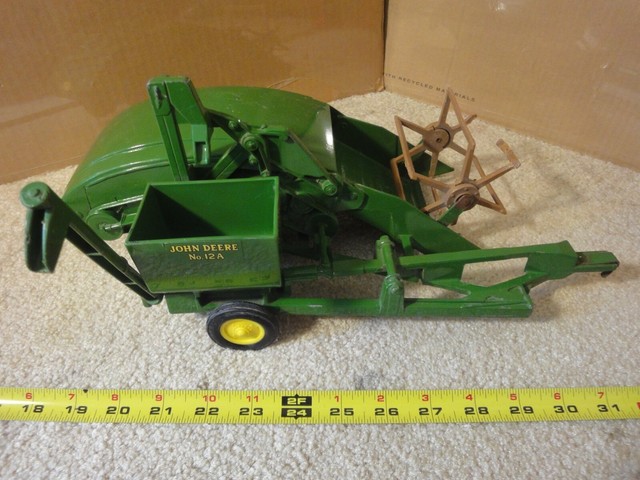 john deere toy combine 1 16 scale