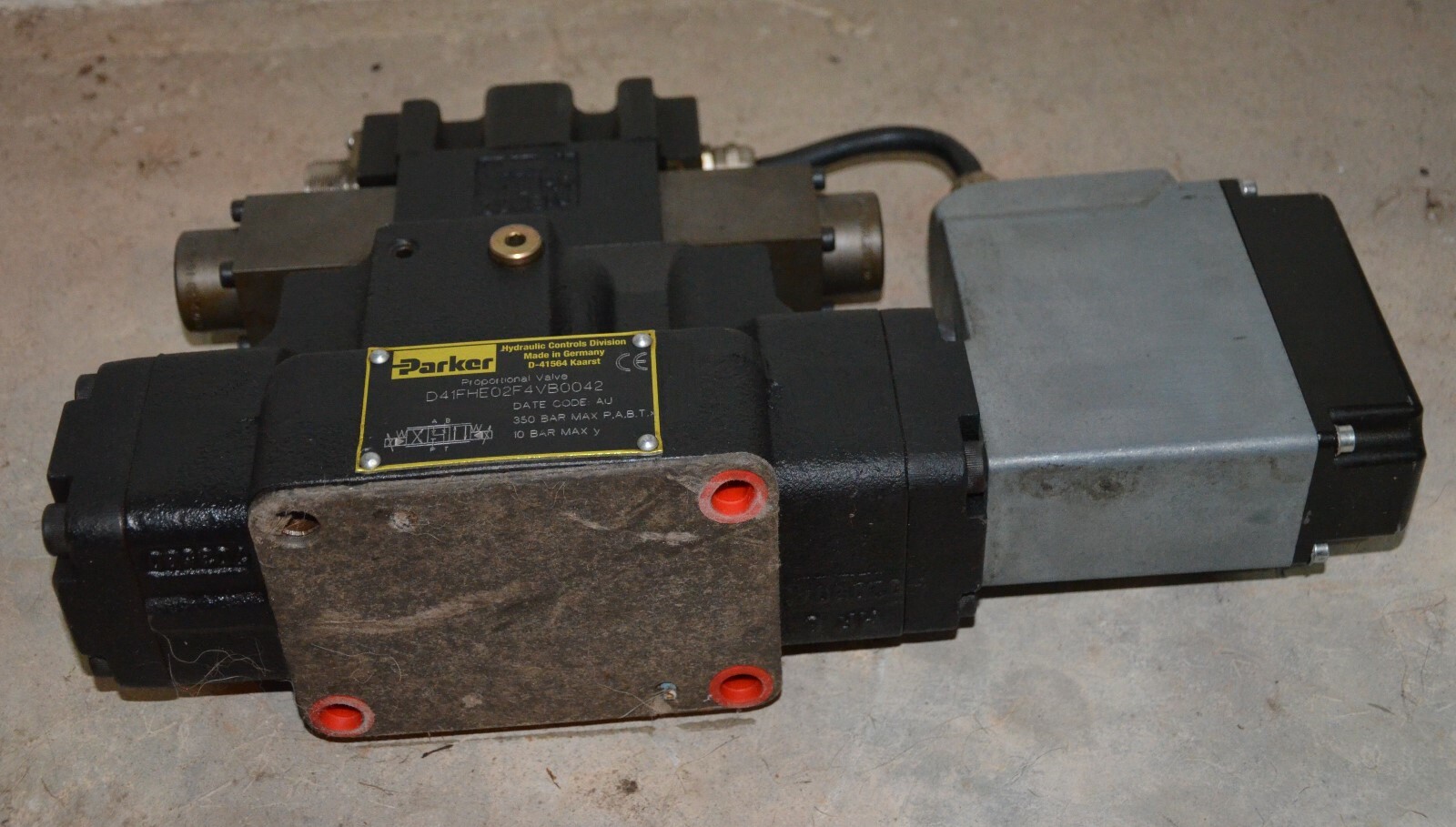 Parker Proportional Hydraulic Valve D41FHE02F4VB00 New/Old Stock No Box