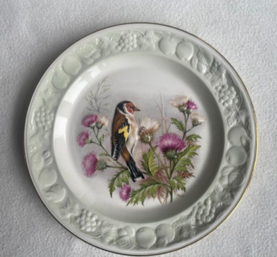 Royal Worcester Spode Palissy. Handbemalter Sammlerteller ''Goldfink''