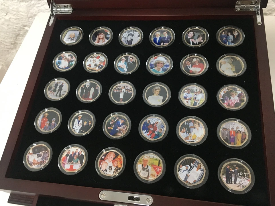 Princesa Diana Memorial 30 Monedas Colección PCS Juego de Caja de Exhibición con Tarjeta G3D Foto 2 de 4