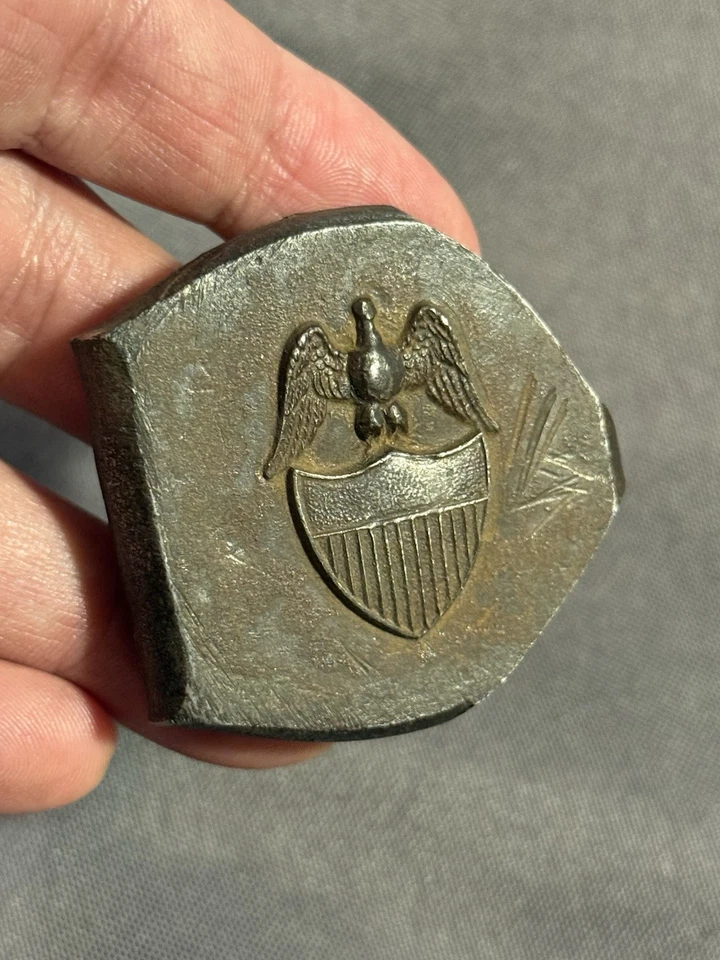 Ранний антикварный железный фрагмент военного вооружения с патриотической маркировкой щита орла - Изображение 2 из 4