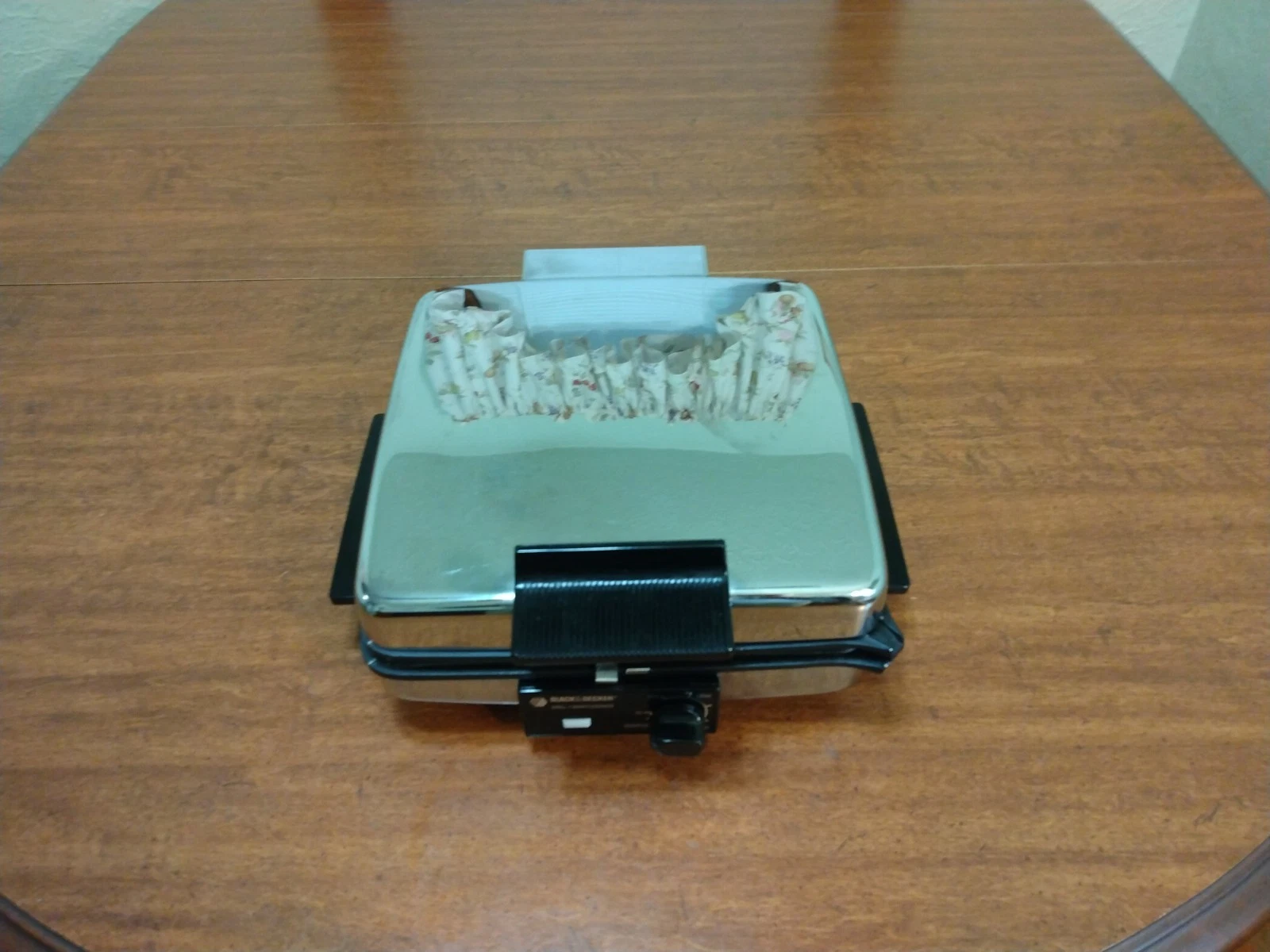 Vintage Black & Decker Grill Waffle Baker Maker G48TD Chrome Tested
Opens in a new window or tab