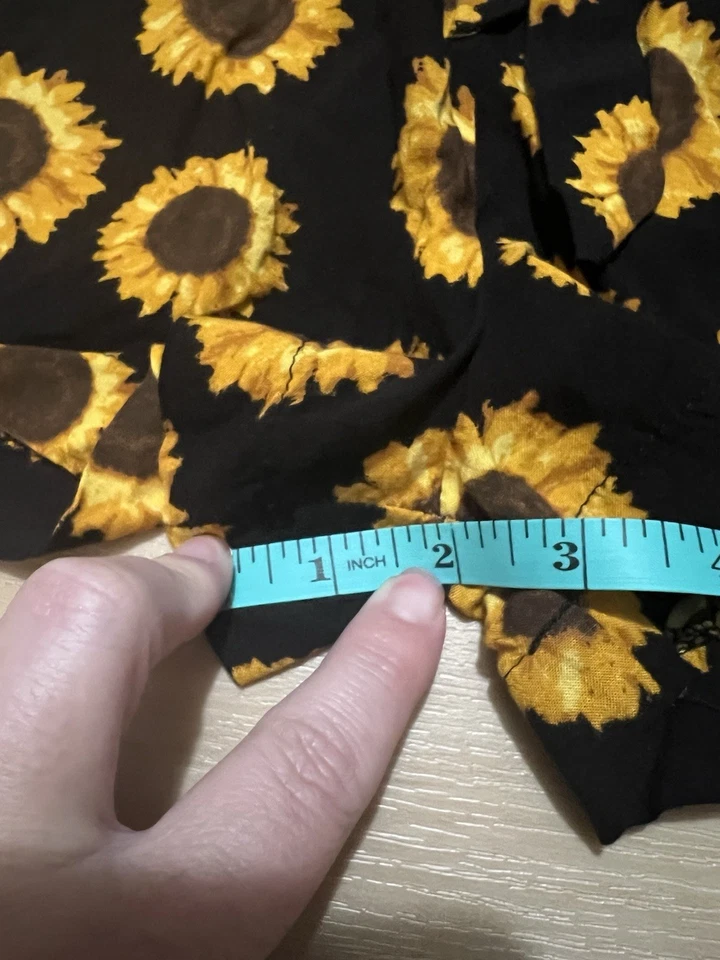 Pantalones Cortos Rue 21 Estampado Floral Para Mujer Talla Pequeña Girasol Negro Cordón Foto 3 de 4