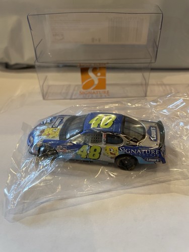 Jimmie Johnson #48 Spongebob Squarepants LOWES NASCAR Racing 1:64 Signature Col