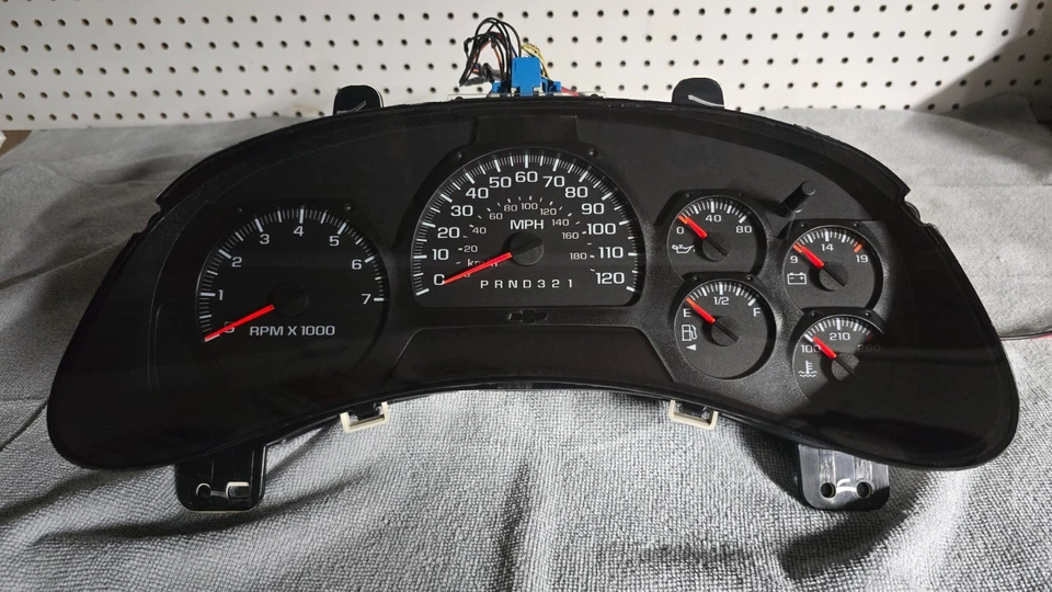 Painel de bitola Chevy Trailblazer 2002-2009 - Imagem 2 de 4