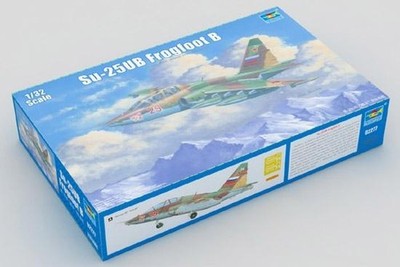 1:32 TRUMPETER KIT Su-25 Ub Frogfoot B TR02277 Modellbau