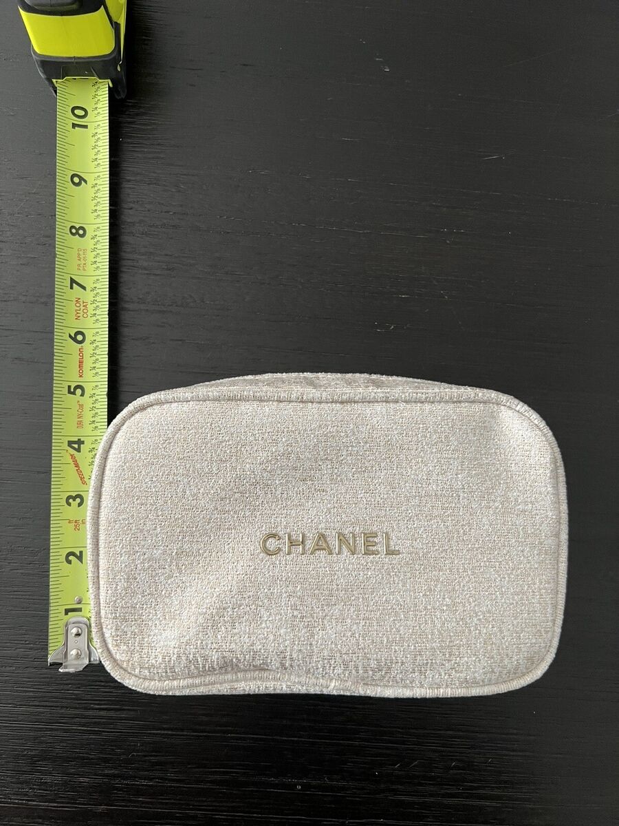 CHANEL Holiday Gift Set 2023 White and Gold Cosmetic Pouch CHANEL Holiday Gift Set 2023 White and Gold Cosmetic Pouch