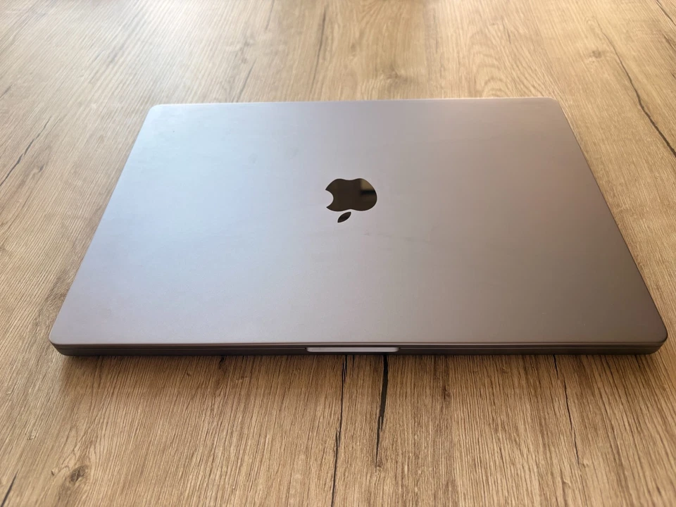 Apple MacBook Pro 16" M2 Pro · 32GB · 1TB, foto 1 di 3