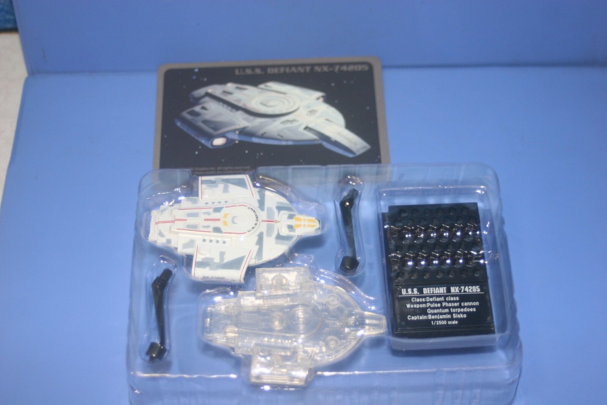 DONNER4つセット STAR TREK U.S.S. DEFIANT NX-74205 Normal and shielding F-toys