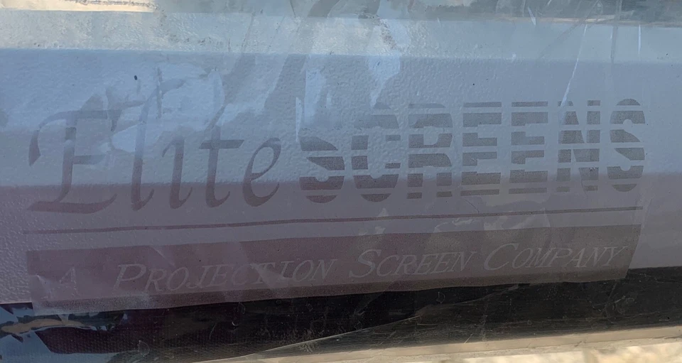 Elite 屏幕 VMAX2 135 英寸电动投影屏幕 VMAX135XWV2 - 本地拾音器! — 第 4/4 张图片