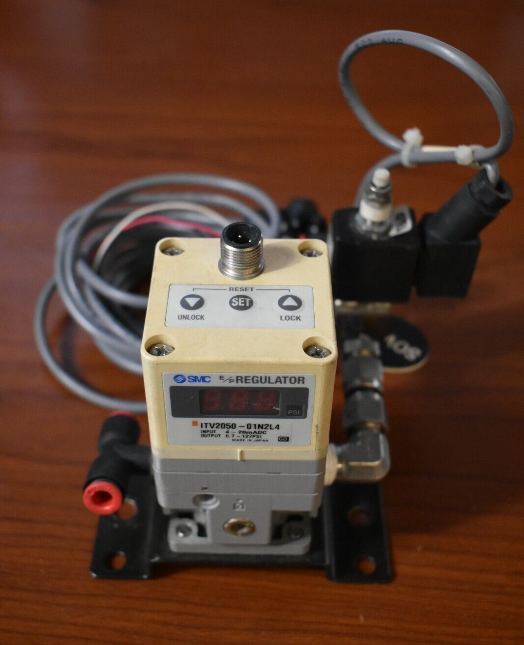 SMC ITV2030-01N2L4 (Input 4-20mADC) E/P Regulator (Output 0.7-71 PSI)