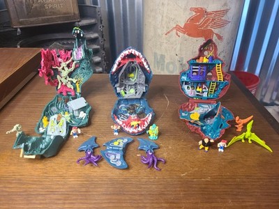 MIGHTY MAX  CRUSHES THE HAND BLOWS UP DINO LAB CAUGHT BY MAN-EATER LOT COMPLETE