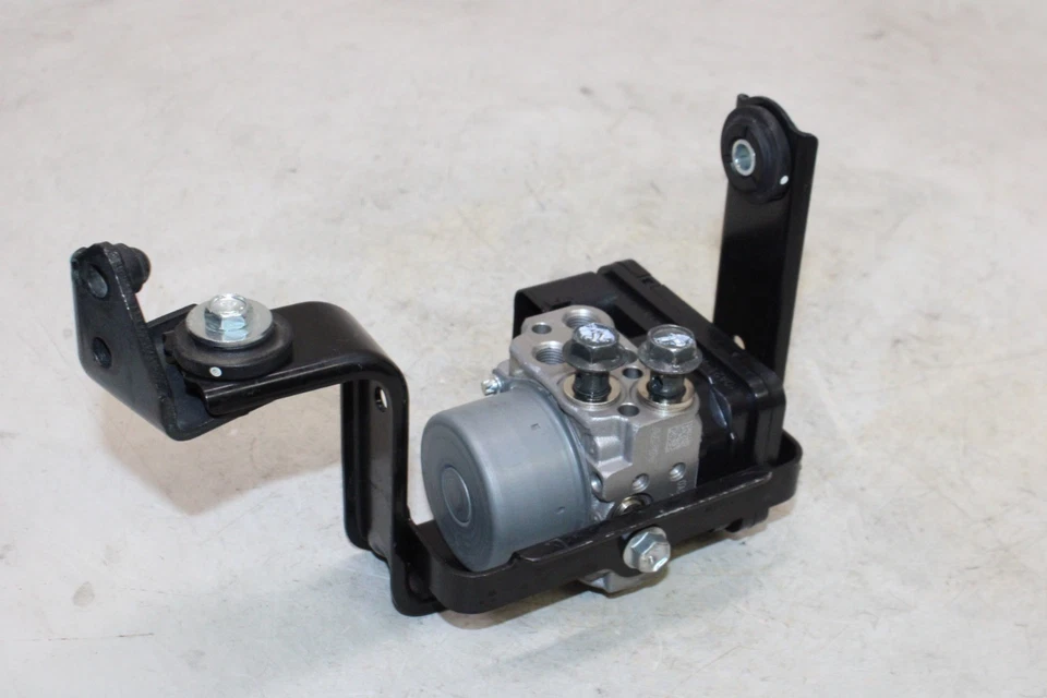 Suzuki SV650 2020 OEM ABS MÓDULO DE UNIDAD DE BOMBA Foto 4 de 4