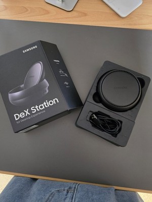 Samsung DeX Station EE-MG950