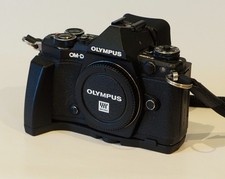 Olympus OMD EM 5 mk2 used  with deep eyepiece black body only in great condition
